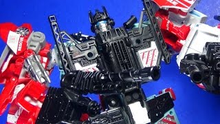 REVIEW Transformers Generations Combiner Wars DEFENSOR [upl. by Doraj926]