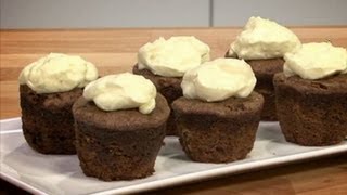 Chocolade cupcakes met vanillecreme  recept [upl. by Haikan704]