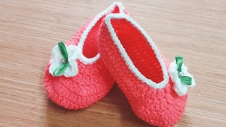 Very easy crochet baby bootiesমেয়ে বাবুদের জন্য কুশিকাটার জুতাCrochet baby shoes [upl. by Anattar608]