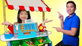 Emma juega con JUGUETE de Cajero  Pretend Play para Niños [upl. by Kung331]