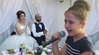 Mbesa i këndon Dajos me lot në sy në Dasëm Kenga Dajo Dajo Xhani Ervis Behari Live [upl. by Amaty]