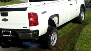 Chevy Silverado 2500 HD Locking Rear Differential Demonstration [upl. by Anhavas]