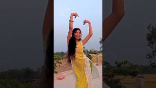 Fwa baga re pahadi song dance shorts [upl. by Kreit227]