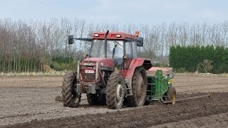 Case IH 5140 amp Cramer Junior Super  aardappelen planten [upl. by Hachmin]