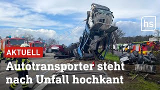 Schwerer Unfall auf A3 Lkw überschlägt sich und wird an Leitplanke hochgedrückt  hessenschau [upl. by Aibat]