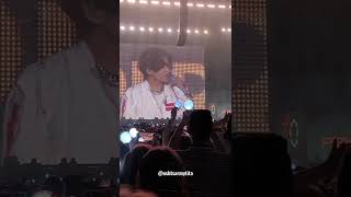 Taehyung Give your phone number I love you Friday TGIF  BTS PTD in Las Vegas Day 1 FAN CAM [upl. by Anuayek]