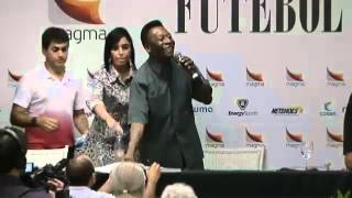 Pelé comete gafe e esquece letra do hino do Santos [upl. by Surat]