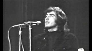 SERRAT  RECITANDO UN POEMA DE WALT WHITMAN [upl. by Eihtur]