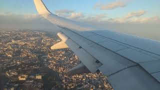 Atterrissage à Alger le 21 janvier Boeing 737800 d Air Algérie piloté par une femme [upl. by Hanej841]