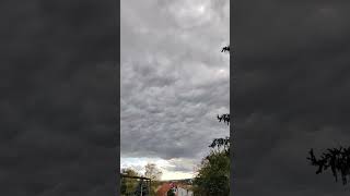 2024 10 06 Undulatus asperatus  kevert hullámfelhő UTC2 1540 🌫️☁️ [upl. by Aiotal]