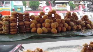 Siantar Street Food 25  Gorengan Simpang Empat  Matkiding [upl. by Eaver410]