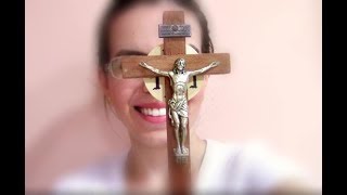 Os católicos adoram o crucifixo [upl. by Alra]