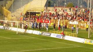 Catanzaro  Cosenza 0 3 il saluto dei tifosi fine gara [upl. by Queridas]