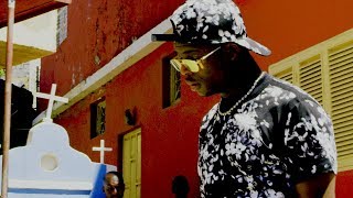 Ninho  Un Poco Clip officiel [upl. by Ybrik]