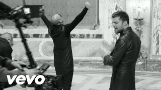 Ricky Martin  Frio Behind The Scenes ft Wisin amp Yandel [upl. by Rorie]