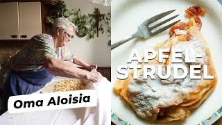 Handgezogener Apfelstrudel von Oma Aloisia  Rezept Video  Cooking Grannies [upl. by Kinna]