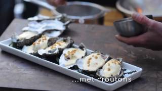 Koken met champagne gepocheerde oesters met de Big Green Egg [upl. by Chrisy]