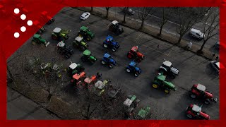 Mobilitazione agricoltori il corteo dei trattori a Novara visto dal drone [upl. by Valente329]