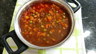 Lebanese style Bazella  peas and carrots stew   طريقة تحضير يخنة البازيلا والجزر [upl. by Nairbal]