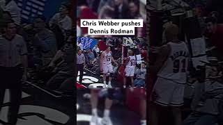 Chris Webber pushes Dennis Rodman chriswebber dennisrodman basketball history nbaclips defense [upl. by Heinrick]