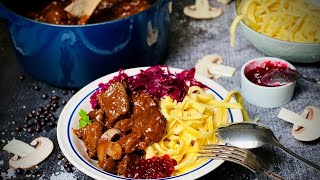 Rehgulasch selber machen  Omas geheimes Rezept  Die Frau am Grill [upl. by Hales]