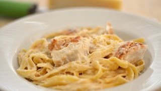 FETTUCCINE ALFREDO CON POLLO  Cómo Hacer Una Salsa Alfredo  SyS [upl. by Thant879]