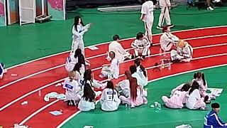 ISAC 2022  NMIXX and StayC watching Chaeryeong and Ryujin ITZY dance OO [upl. by Gennaro]