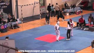 53kg Derya Dagdelen vs Kubra Dagli 2013 Turkish Senyor TKD Championships [upl. by Danieu]