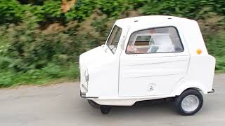 Valère découvre la MiniComtesse microcar  Valère driving the Mini Comtesse smallest car [upl. by Church295]