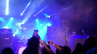 mil demonios  Moderatto en vivo quotPriceless Musicquot [upl. by Sax]