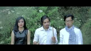 Killing Me Inside  Kau Dan Aku Berbeda Official Music Video [upl. by Ikcin498]