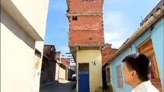 Moradores de Paraisópolis SP usam a criatividade para aproveitar espaços [upl. by Asimaj]