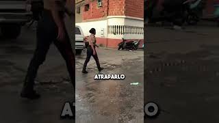 Fue un error que mojaran a la policía con agua😂 [upl. by Aniraad]