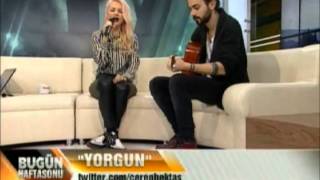 Nükleer Başlıklı Kız  Yorgunum Canlı Performans [upl. by Anelys]