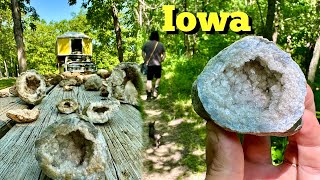 Midwest Rockhounding  Keokuk Geode hunting  The Warsaw Formation [upl. by Shaughnessy]