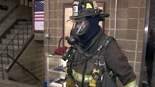 Los héroes Hispanos del cuerpo de bomberos en la ciudad de Chicago [upl. by Juta969]