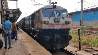 01406 KARMALI  PANVEL SUMMER SPECIAL TRAIN ENTERING RATNAGIRI RAILWAY STATION  KONKAN RAILWAYS [upl. by Dorene]