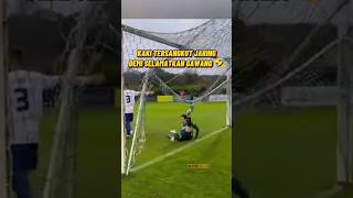 KIPER INI SAMPAI TERSANGKUT JARING SEMI SELAMATKAN GAWANGNYA 🤣 shorts [upl. by Childs]