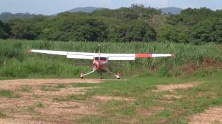 Short take off Cessna 182 Costa Rica [upl. by Motteo]