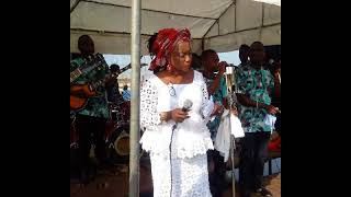 TITI ALAYO dishing out spectacular JUJU Music LIVE [upl. by Torhert]