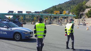 Coronavirus in Liguria autostrade quotblindatequot contro larrivo di lombardi e piemontesi per Pasqua [upl. by Tenej]