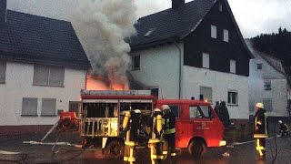 Diemelsee 88Jähriger stirbt bei Wohnhausbrand in Heringhausen [upl. by Noremak239]