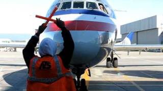 Marshalling American MD82 [upl. by Nuahsyd564]