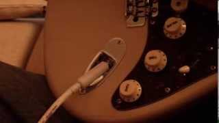 S1 quotplusquot  Schaltung in USA Strat  Fender SCN Noiseless PUs [upl. by Nightingale740]