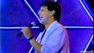 Ivan Lins canta quotSede dos marujosquot no Globo de Ouro 1986 [upl. by Adnaugal]