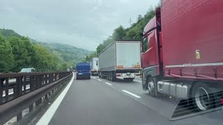 Autostrada del Brennero serpentone di tir lungo 100 km verso Nord [upl. by Ingles]