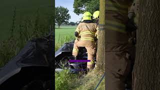 Vier mensen uit auto bevrijd na ongeluk in Elst  Shorts [upl. by Eisle]