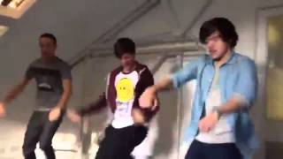 One Direction bailando Cmon Cmon [upl. by Adnor165]