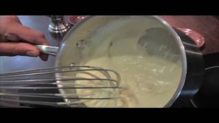 Sauce Bechamel  Recette Inratable en 2 mins [upl. by Bobbette]