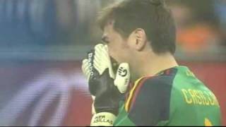 Casillas llora despues del gol de Iniesta en la final  España vs Holanda 10 [upl. by Annahsar]